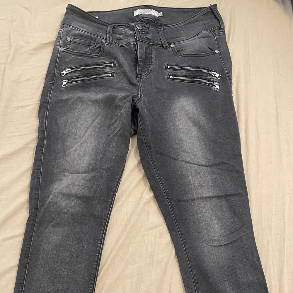 Torrid size 14 grey jeggings with zippers
